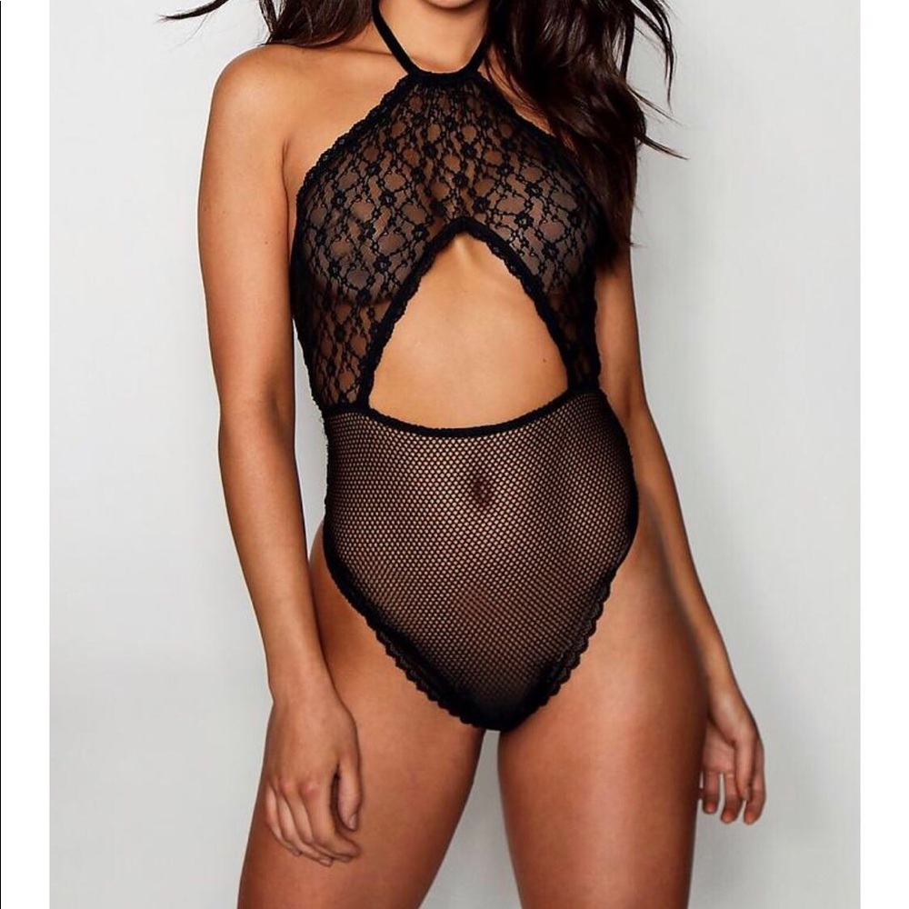 Boohoo Fishnet choker bodysuit (NWT)